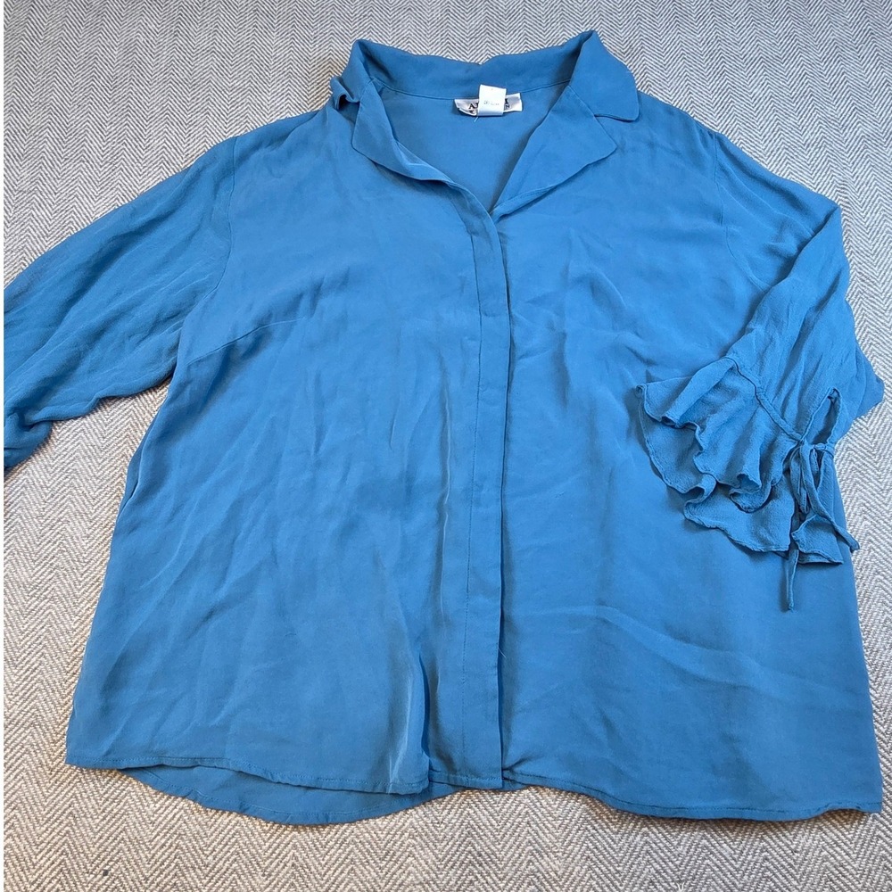 Alfani Woman 100% Silk Blue Ruffle Tie Cuff Button Down Blouse 18W